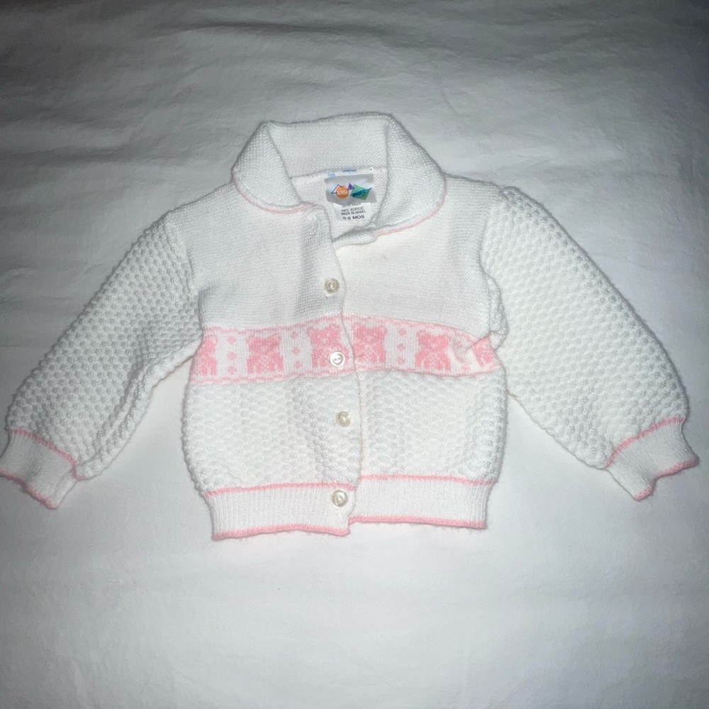 Adorable vintage cardigan white with pink accents